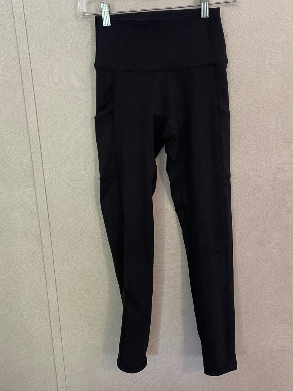 OFFLINE by Aerie "The Hugger" High Waisted Pocket Legging - Size S